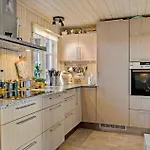 4 Bedroom Beautiful In