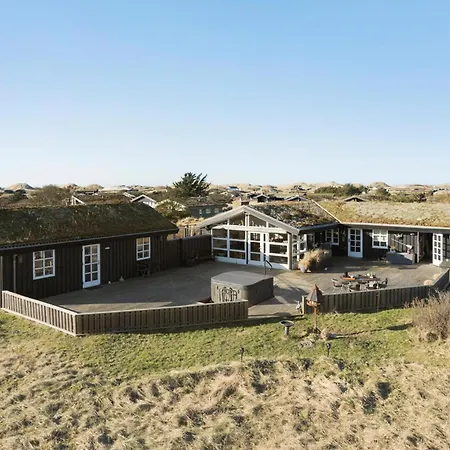 4 Bedroom Beautiful In Holiday home *