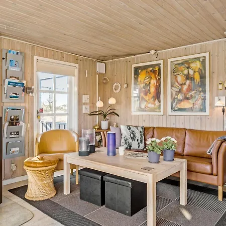 Holiday home 4 Bedroom Beautiful In