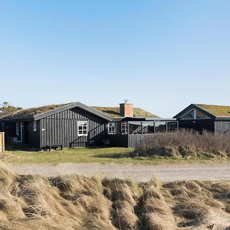 Holiday home 4 Bedroom Beautiful In *