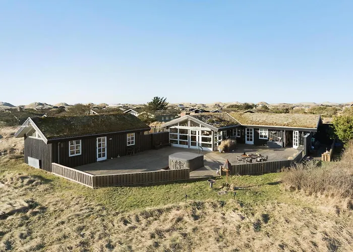 4 Bedroom Beautiful In Holiday home *