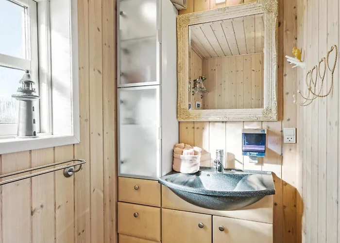 4 Bedroom Beautiful In *